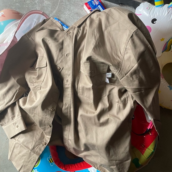 Brand new fr fire zero button down fr - Picture 2 of 3